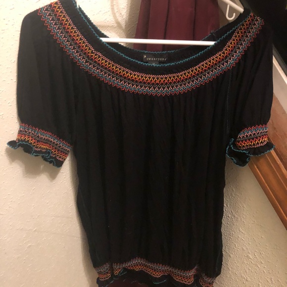 Forever 21 Festive Top - Picture 1 of 2